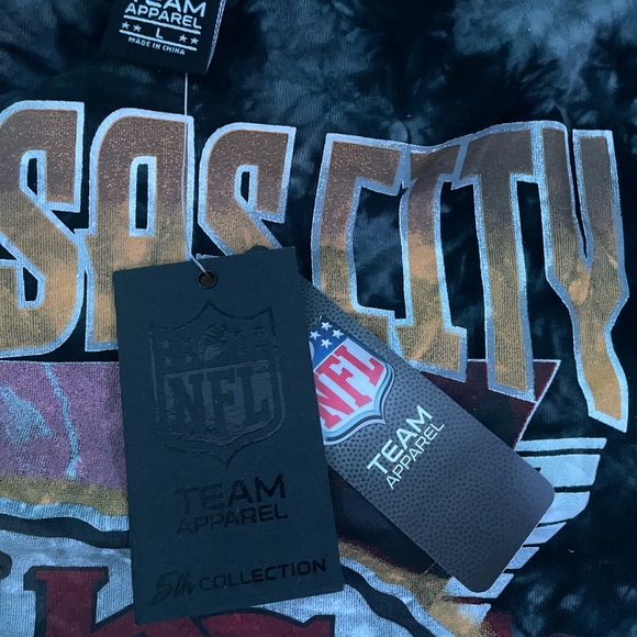 Chiefs Fan Short Sleeve Tee - Picture 3 of 3